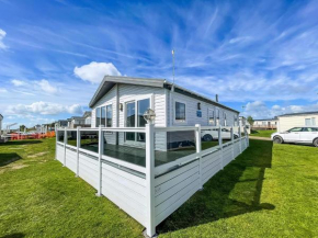 Stunning 6 Berth Lodge With Full Sea Views In Suffolk Ref 68007Cr